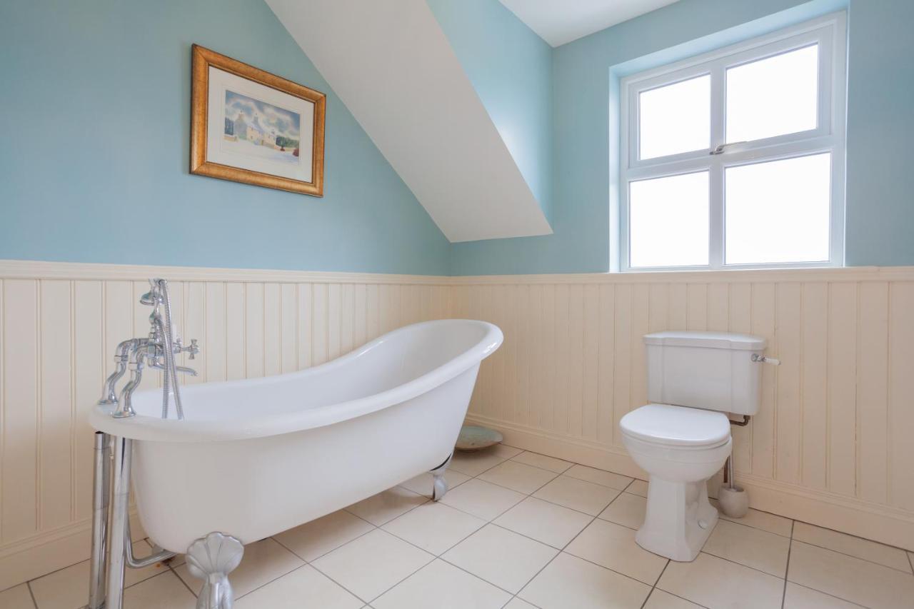 Beautiful Mountain Views & Private Hot Tub Kilcoo