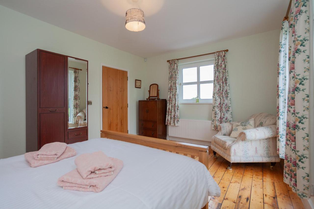 Beautiful Mountain Views & Private Hot Tub * Kilcoo