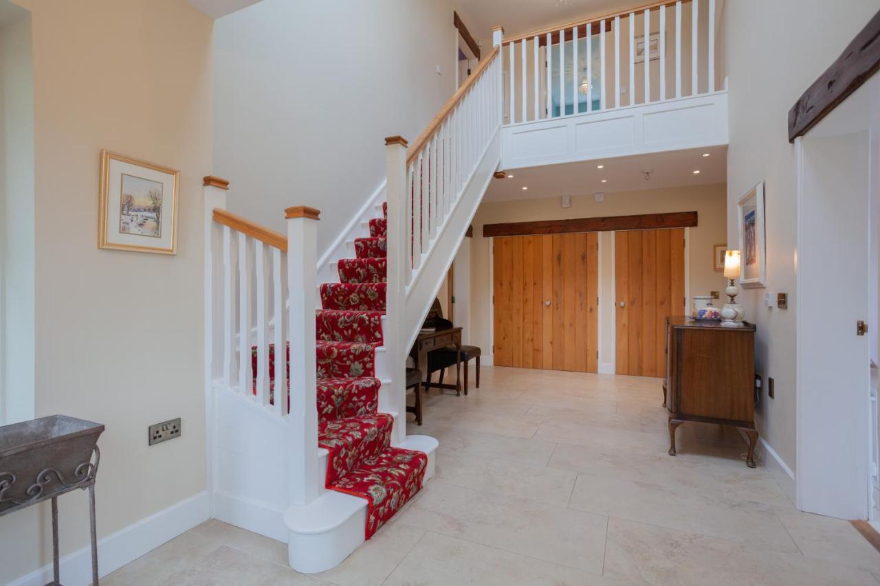 Beautiful Mountain Views & Private Hot Tub Holiday home Kilcoo