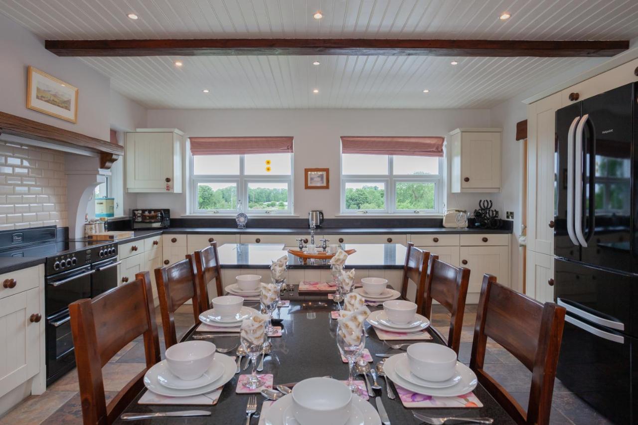 Holiday home Beautiful Mountain Views & Private Hot Tub