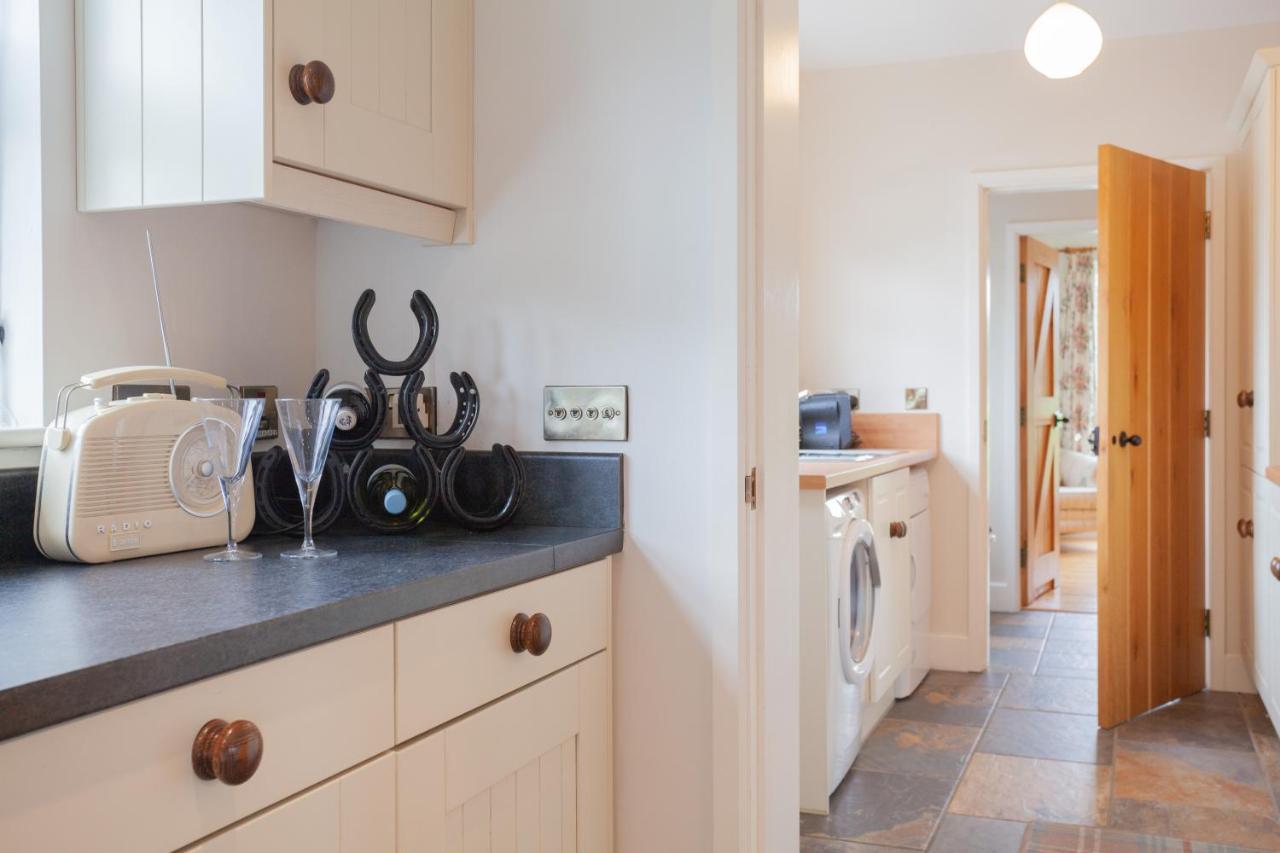 Beautiful Mountain Views & Private Hot Tub Holiday home Kilcoo