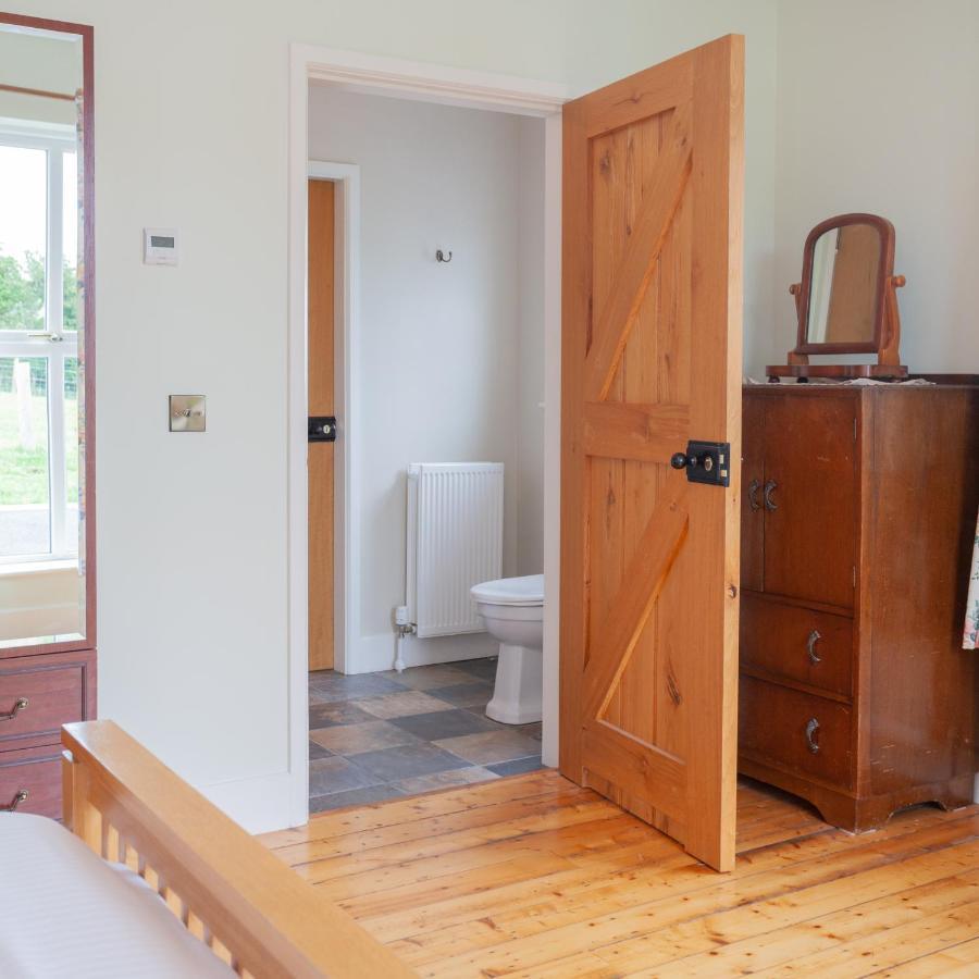 Beautiful Mountain Views & Private Hot Tub Kilcoo